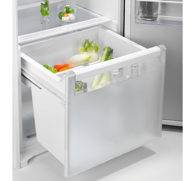 Холодильник  ELECTROLUX ERD6DE18S4